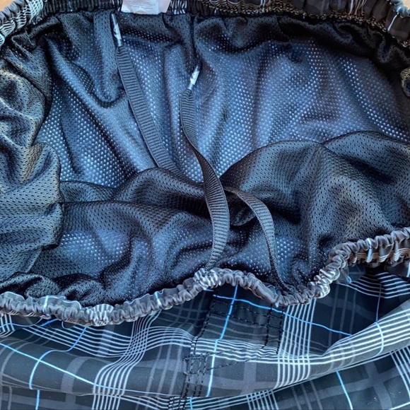 💕HP💕Quicksilver Men’s navy plaid Bathing Suit - Picture 6 of 11